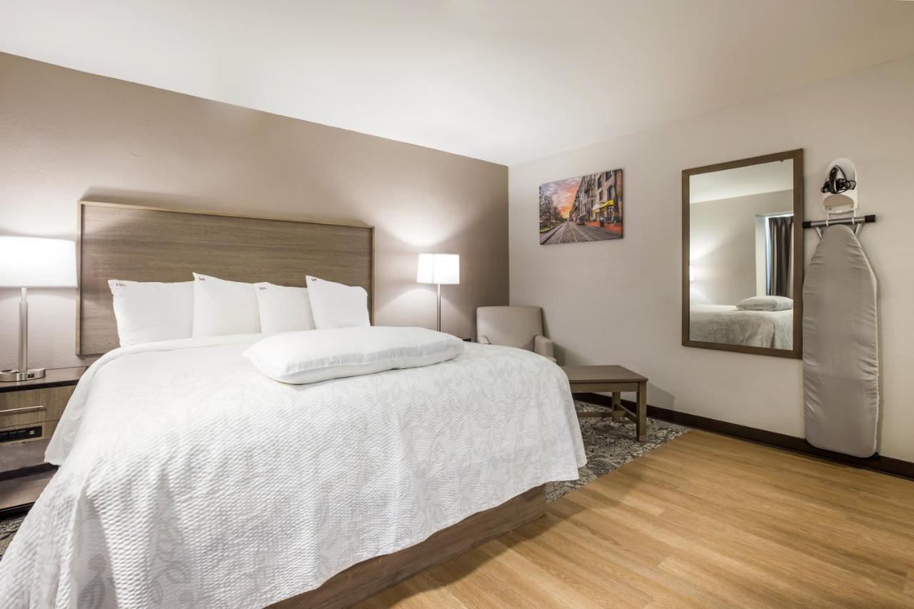 Premium King Room Disability Access Smoke Free (Upgraded Bedding and Snack Box) at Red Roof Inn PLUS+ & Suites Savannah - I-95