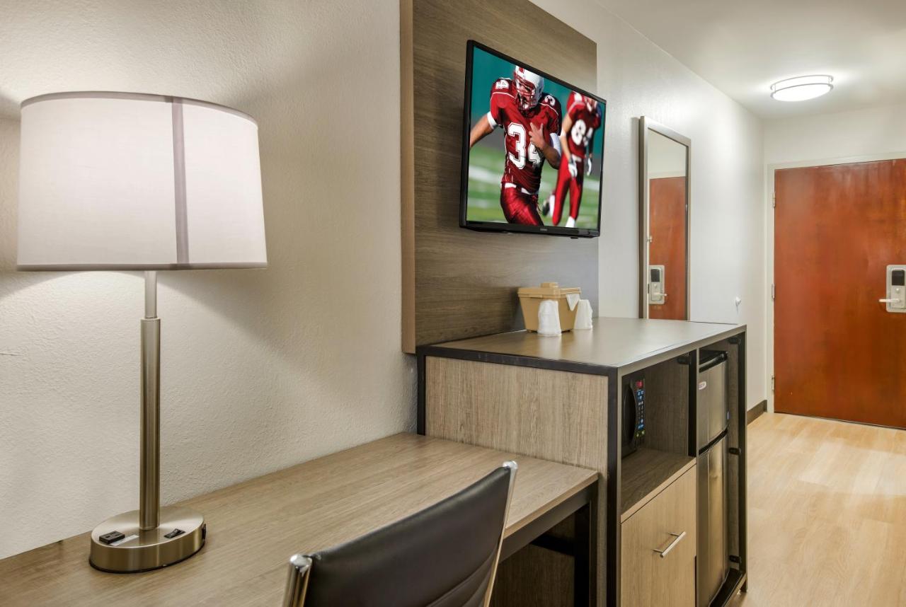 Deluxe King Room Smoke Free at Red Roof Inn PLUS+ & Suites Savannah - I-95