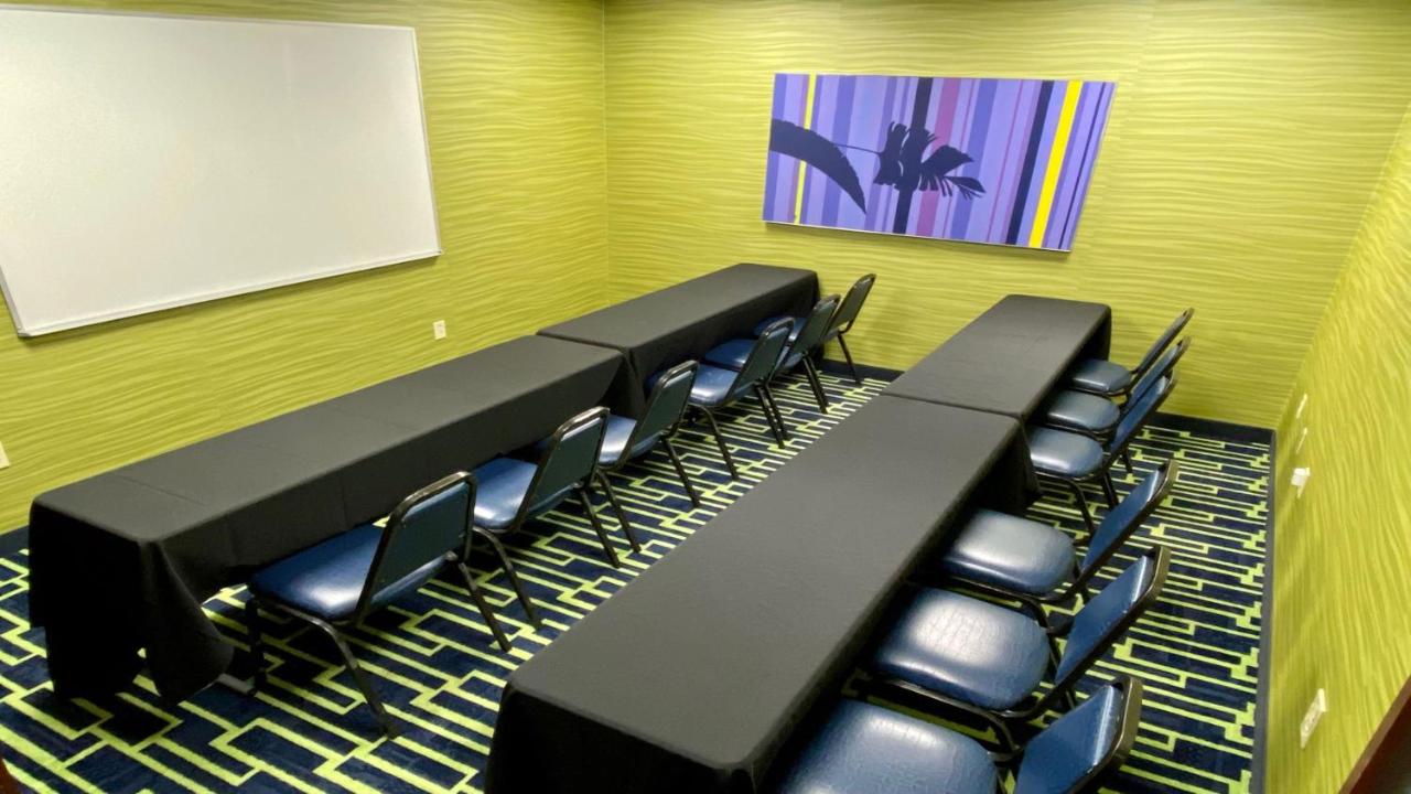 | Holiday Inn Express Hotel & Suites Plant City, an IHG Hotel
