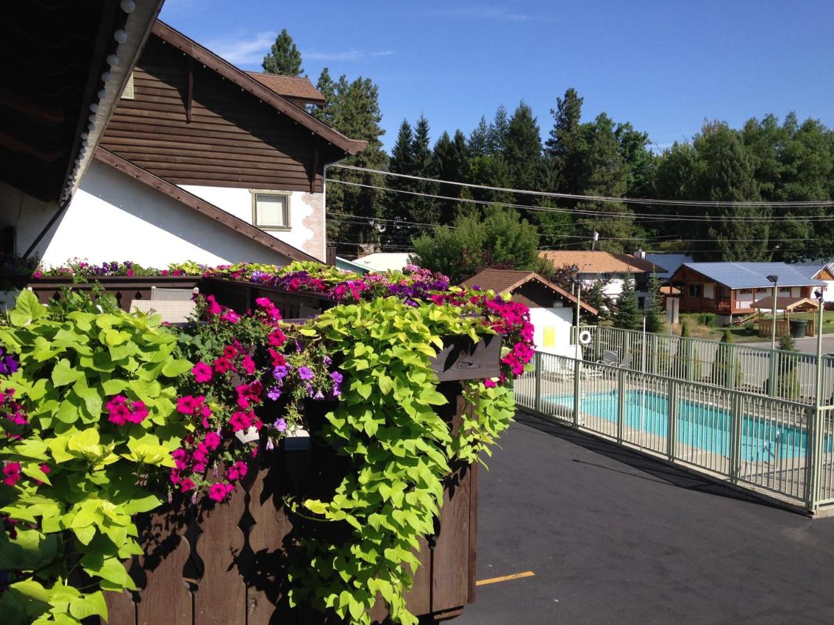| Linderhof Inn
