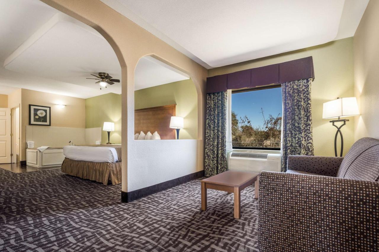 King Room with Sofa Bed at SureStay Hotel by Best Western Alice