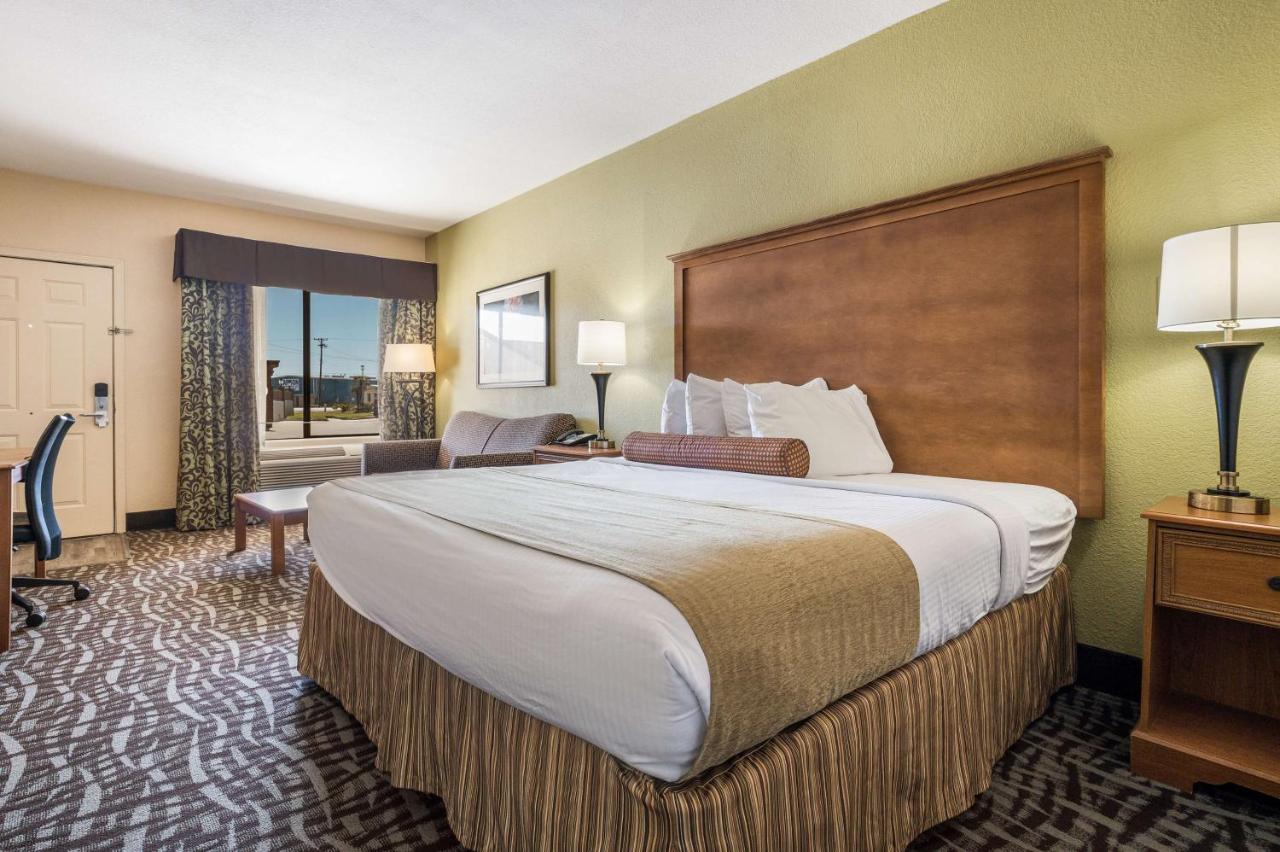 King Room with Walk-in Shower - Disability Access at SureStay Hotel by Best Western Alice