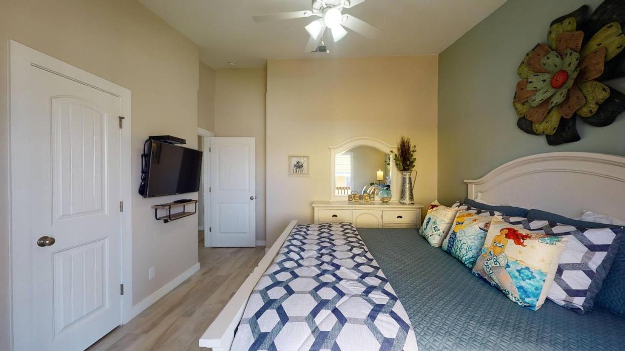  | BC101 New Townhome, Heated Pool, 1 Minute Drive to Beach