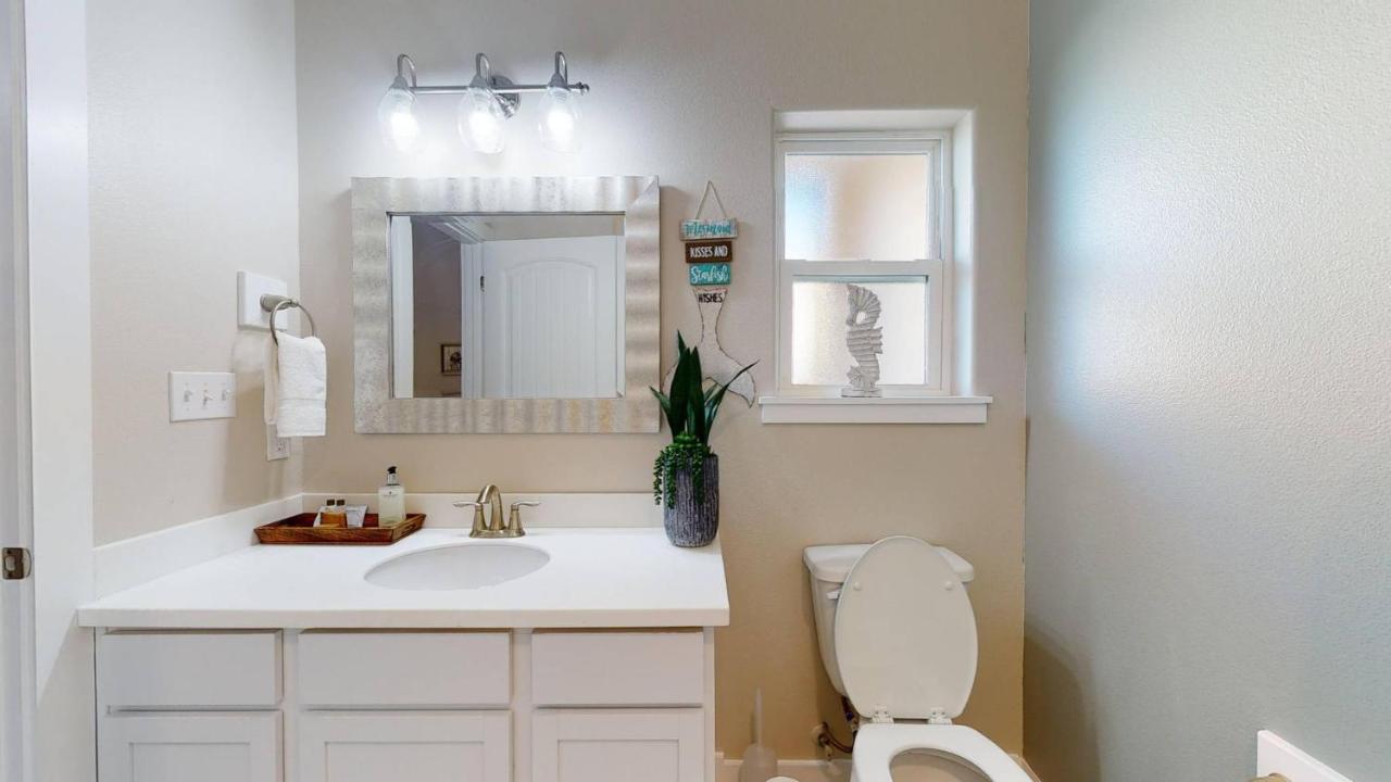  | BC101 New Townhome, Heated Pool, 1 Minute Drive to Beach