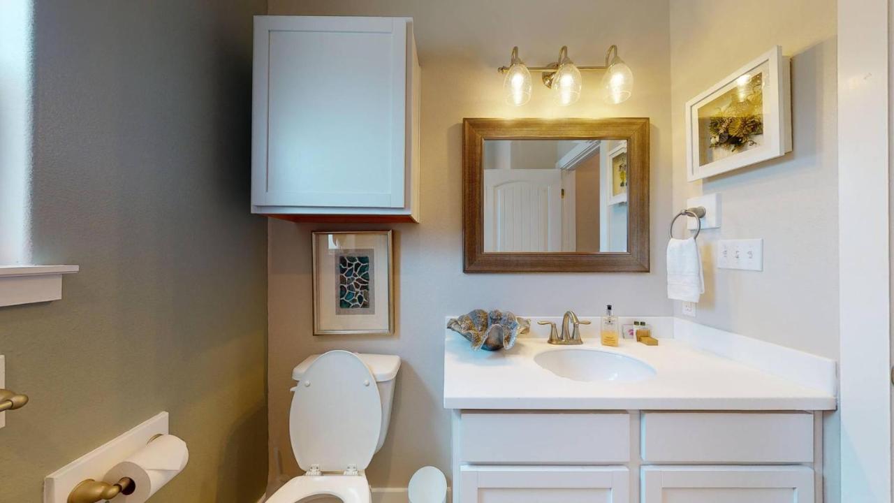  | BC101 New Townhome, Heated Pool, 1 Minute Drive to Beach