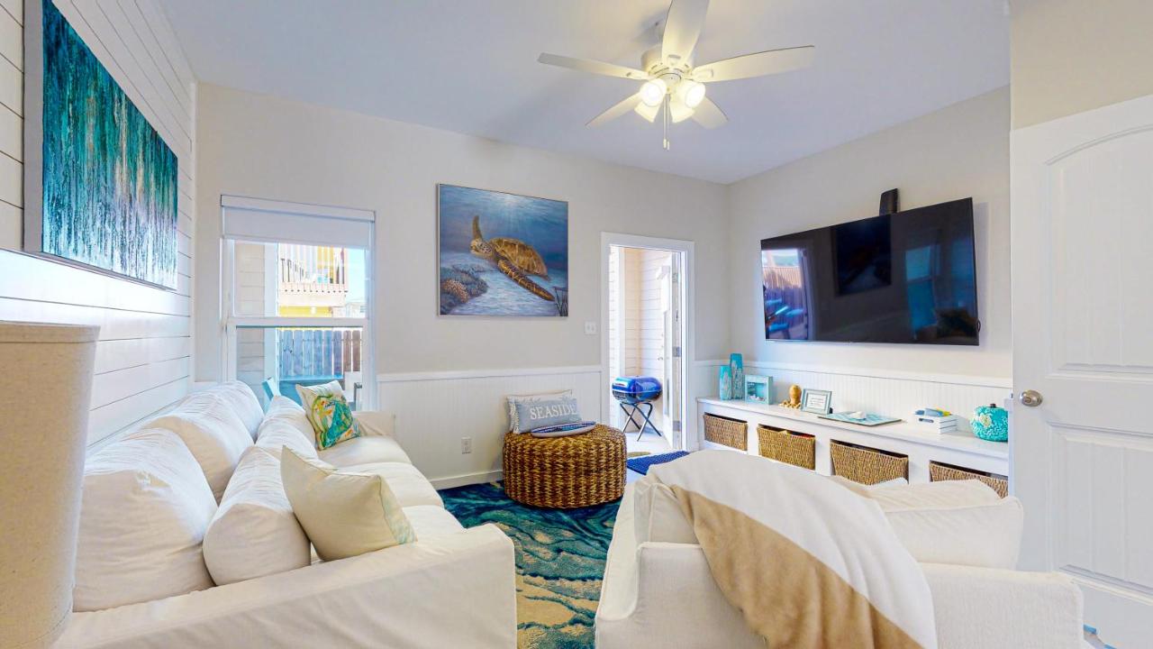  | BC102 Beautifully Decorated Townhome, Heated Shared Pool, 1 Minute to Beach