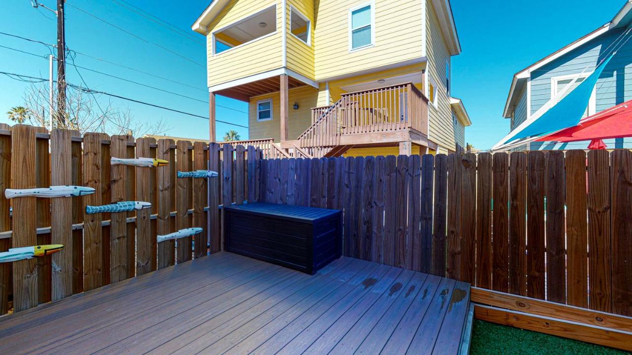  | BC102 Beautifully Decorated Townhome, Heated Shared Pool, 1 Minute to Beach