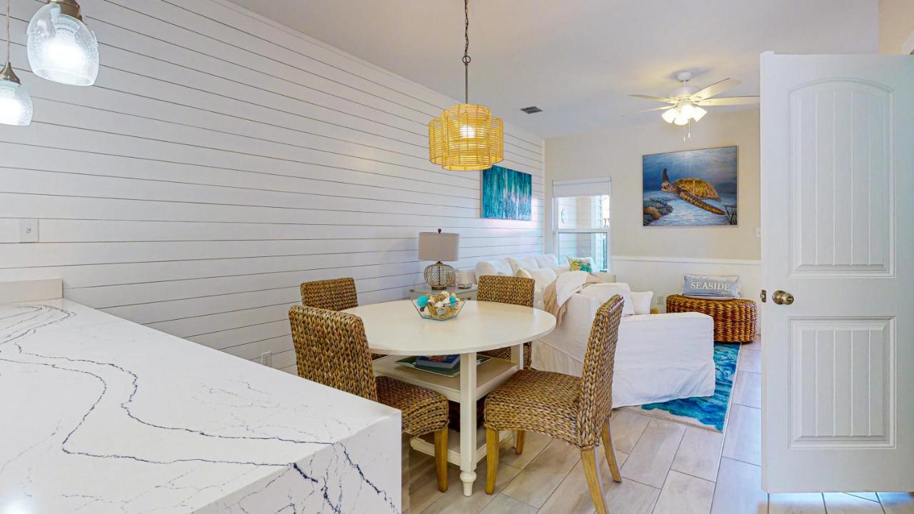 | BC102 Beautifully Decorated Townhome, Heated Shared Pool, 1 Minute to Beach