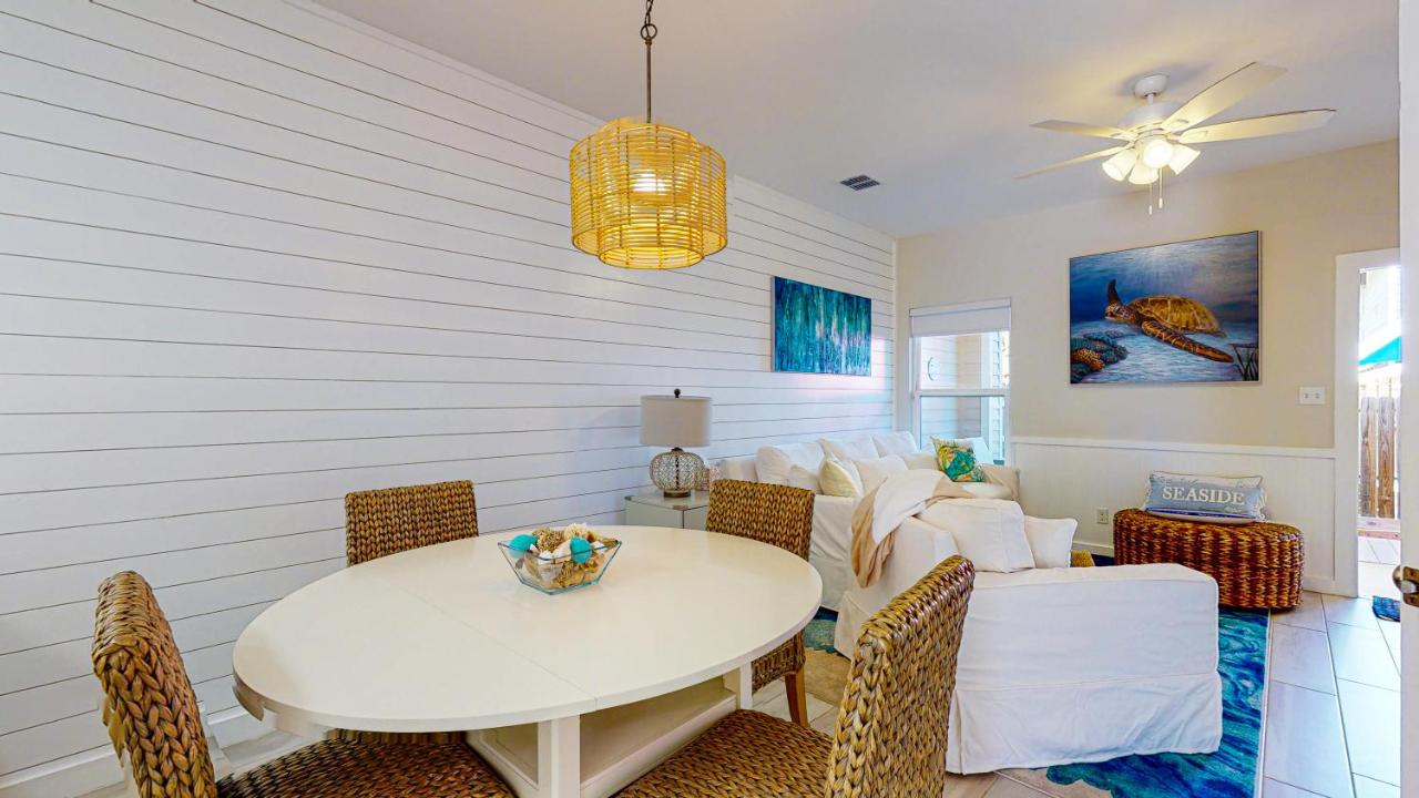  | BC102 Beautifully Decorated Townhome, Heated Shared Pool, 1 Minute to Beach