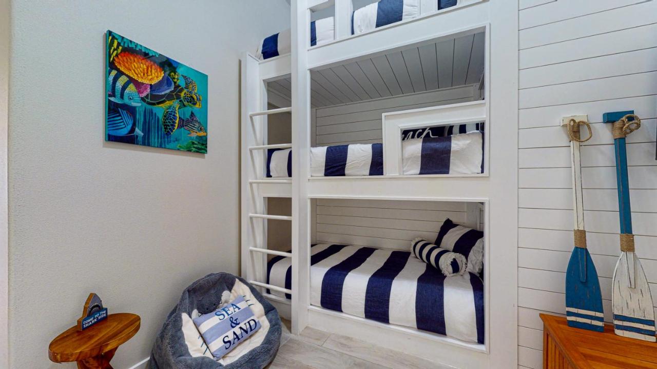  | BC102 Beautifully Decorated Townhome, Heated Shared Pool, 1 Minute to Beach