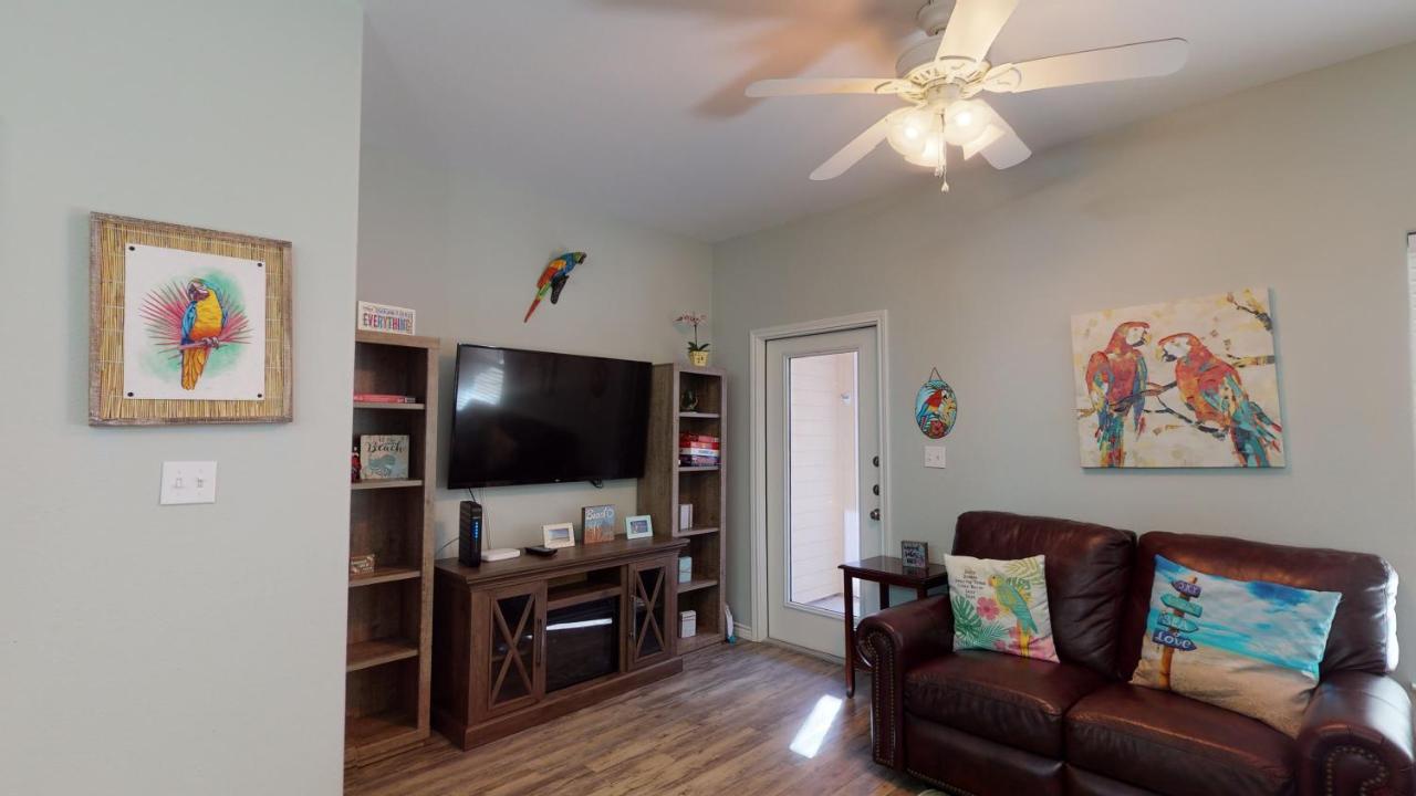 | BC202 Funky Parrot, Heated Saltwater Pool, Short Walk to Beach, Gameroom