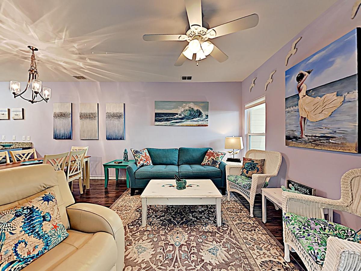 | BC207 Beautifully Decorated Townhome, Heated Pool, 1 Minute to Beach