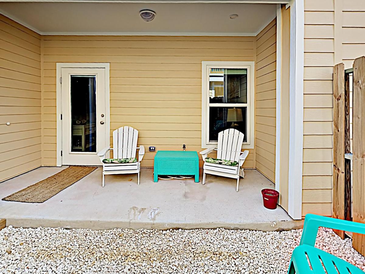| BC207 Beautifully Decorated Townhome, Heated Pool, 1 Minute to Beach