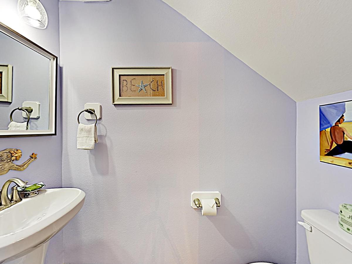 | BC207 Beautifully Decorated Townhome, Heated Pool, 1 Minute to Beach