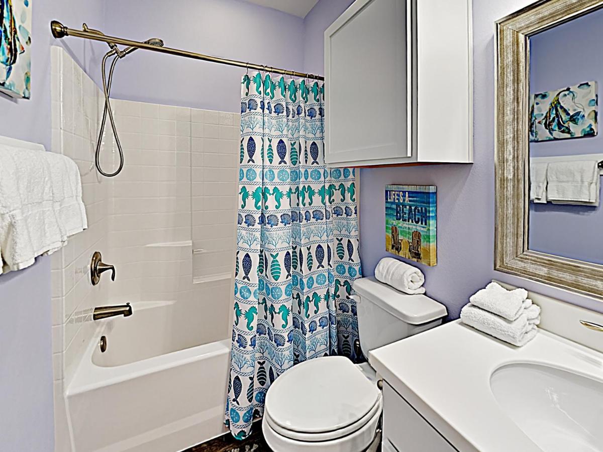 | BC207 Beautifully Decorated Townhome, Heated Pool, 1 Minute to Beach