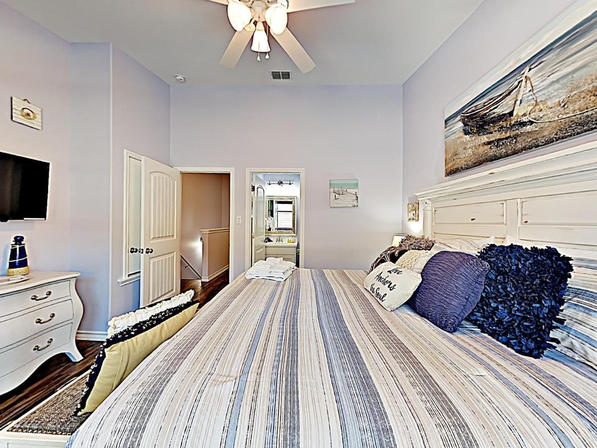 | BC207 Beautifully Decorated Townhome, Heated Pool, 1 Minute to Beach