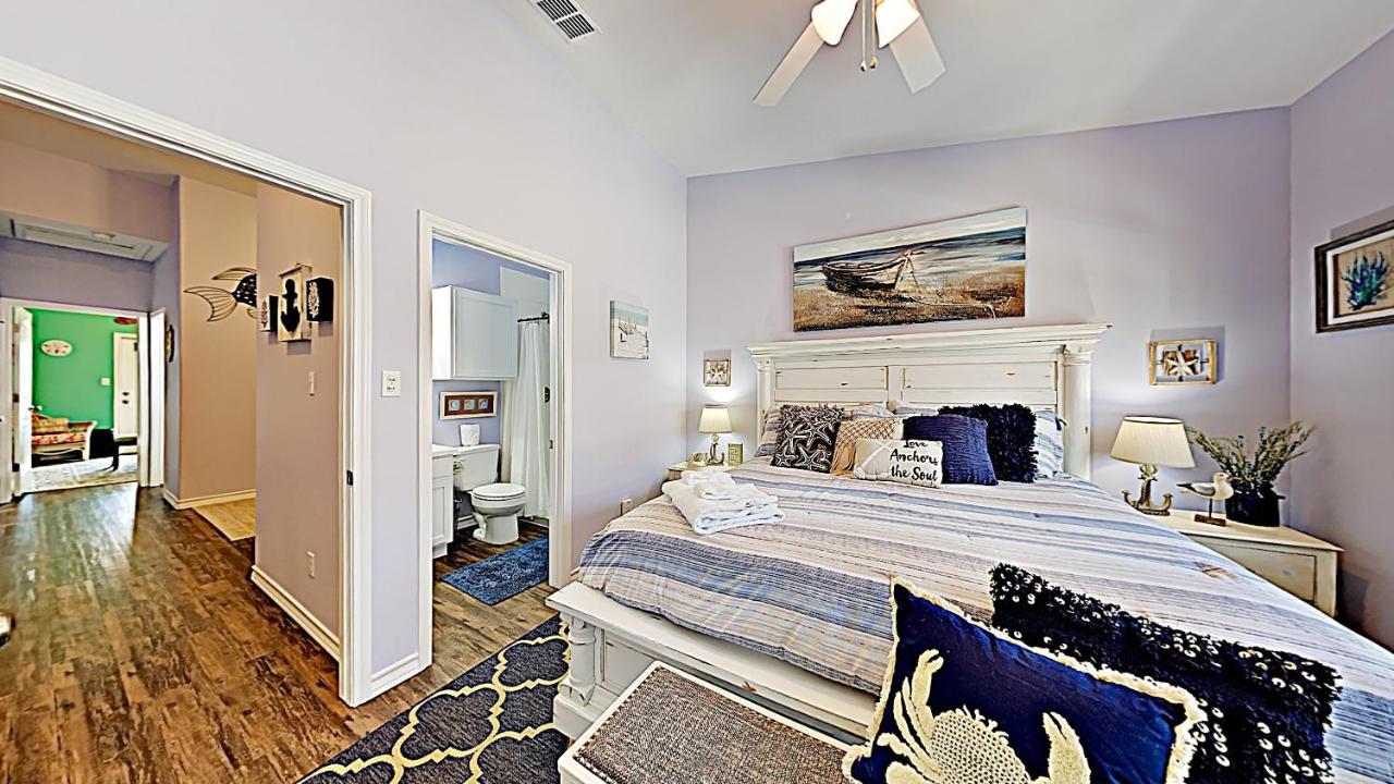 | BC207 Beautifully Decorated Townhome, Heated Pool, 1 Minute to Beach