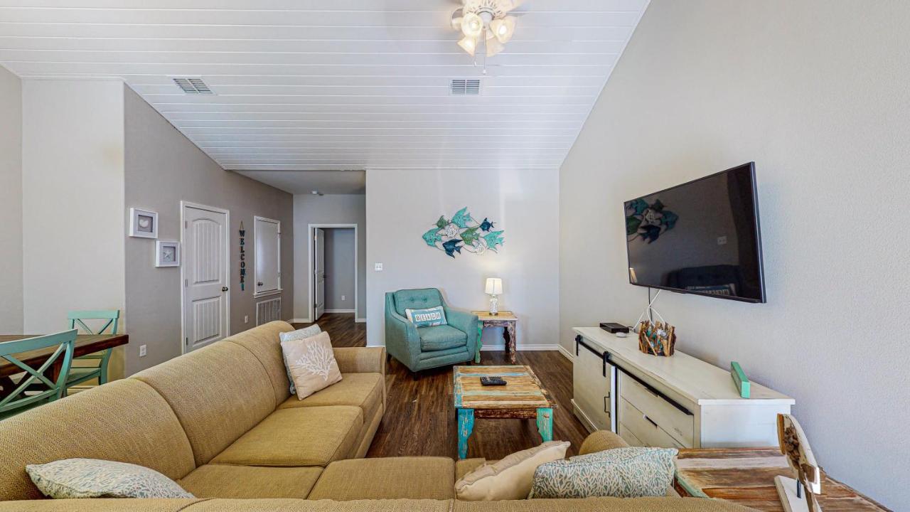 | BC403 Fabulous Townhome with Beach Decor, Shared Heated Pool, Garage Access