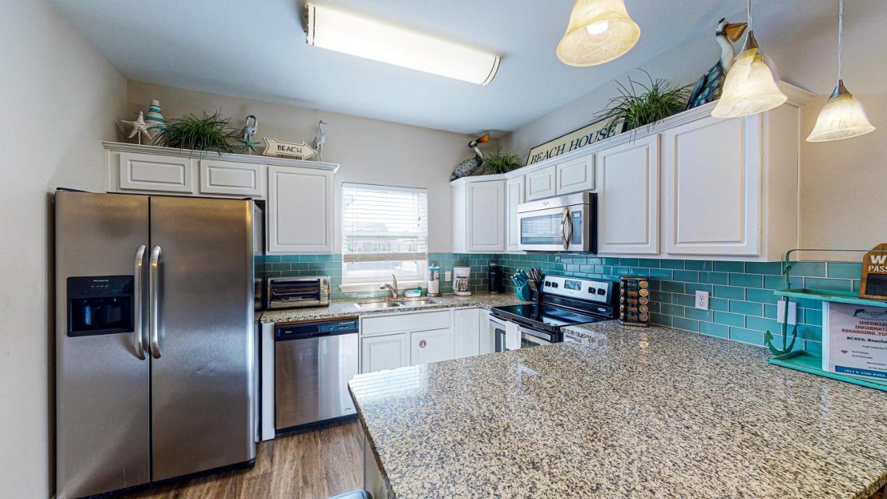 | BC403 Fabulous Townhome with Beach Decor, Shared Heated Pool, Garage Access