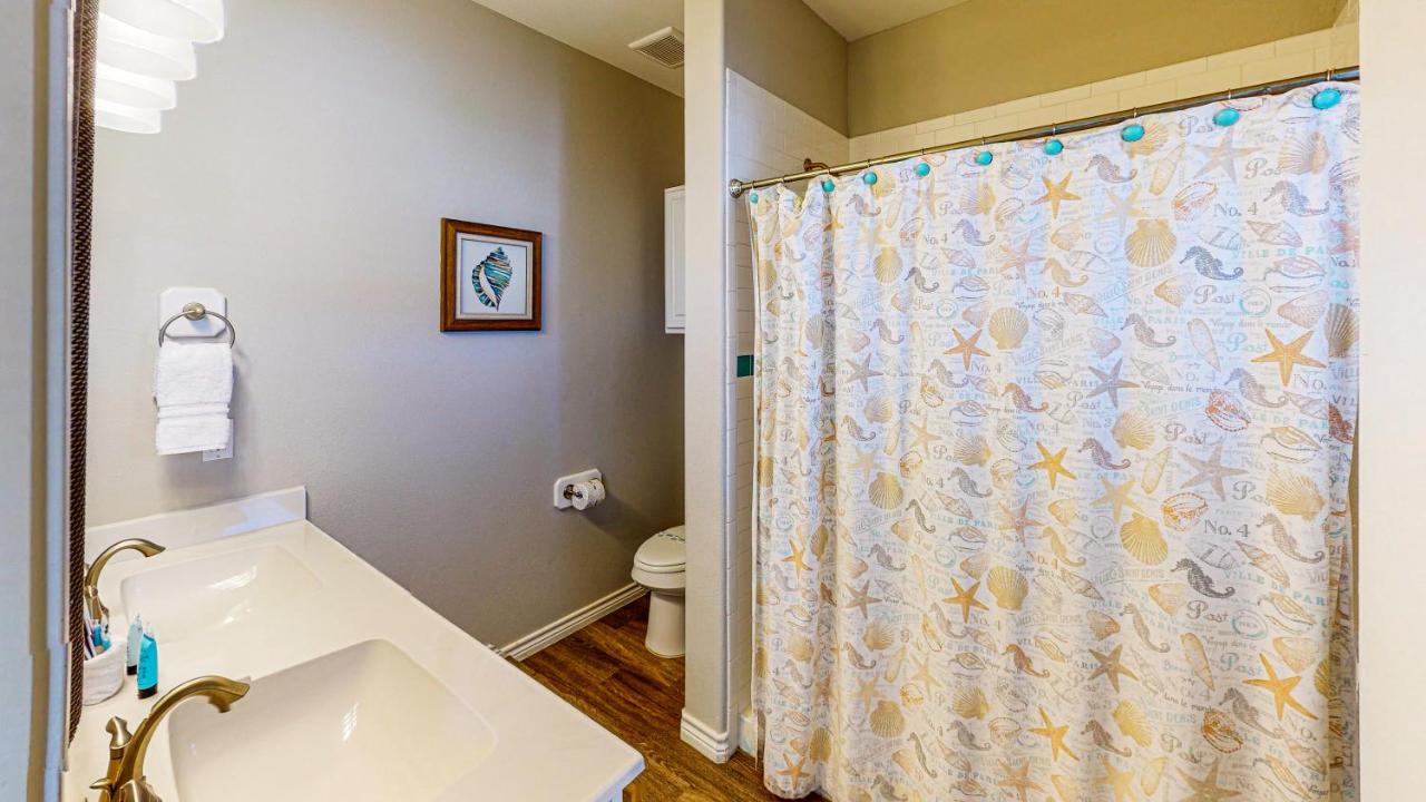| BC403 Fabulous Townhome with Beach Decor, Shared Heated Pool, Garage Access