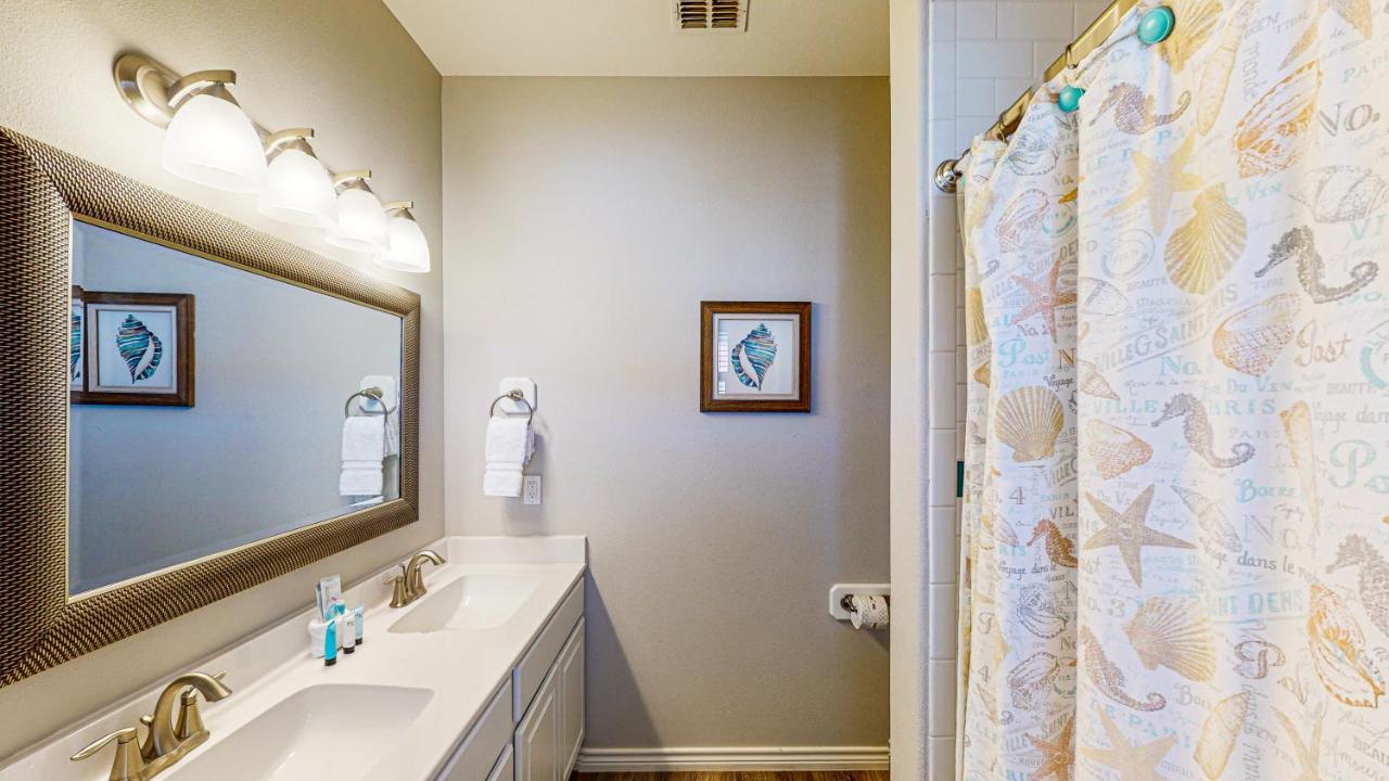 | BC403 Fabulous Townhome with Beach Decor, Shared Heated Pool, Garage Access