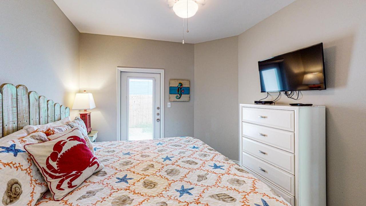 | BC403 Fabulous Townhome with Beach Decor, Shared Heated Pool, Garage Access