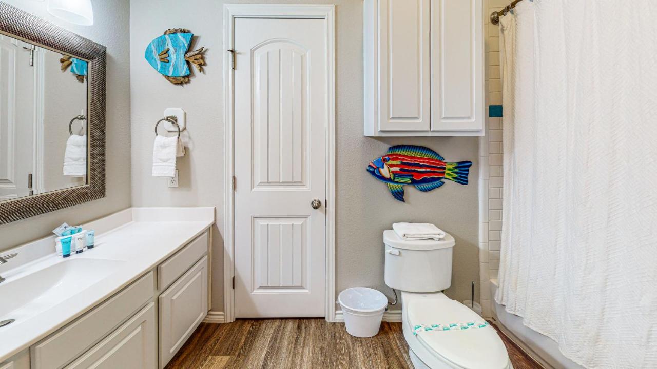 | BC403 Fabulous Townhome with Beach Decor, Shared Heated Pool, Garage Access