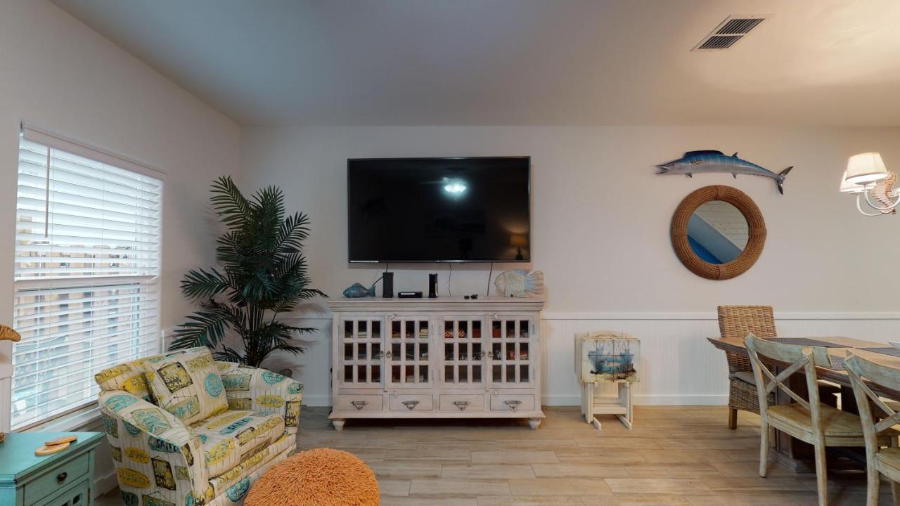 | BC502 Beautifully Decorated Townhome, Heated Pool, Garage Access