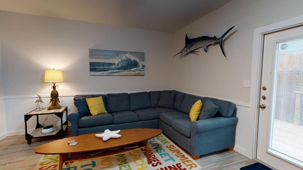 | BC502 Beautifully Decorated Townhome, Heated Pool, Garage Access