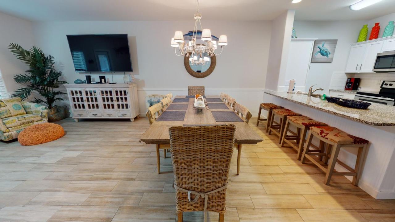 | BC502 Beautifully Decorated Townhome, Heated Pool, Garage Access