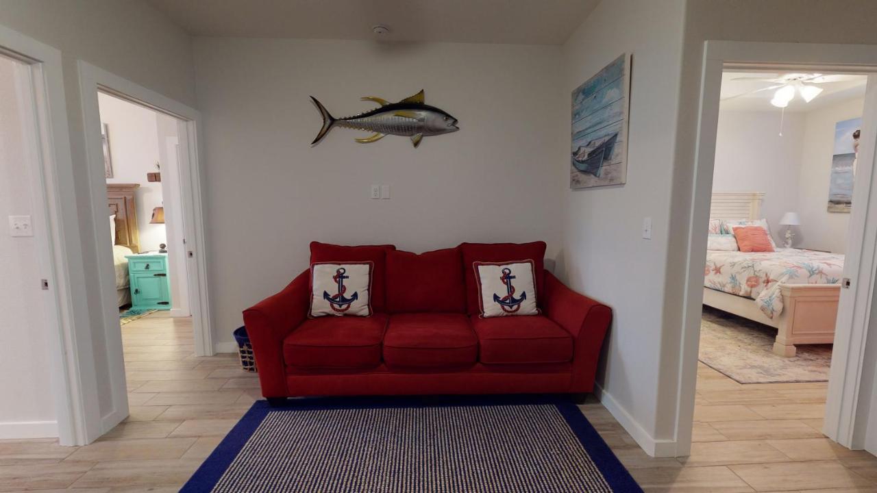 | BC502 Beautifully Decorated Townhome, Heated Pool, Garage Access
