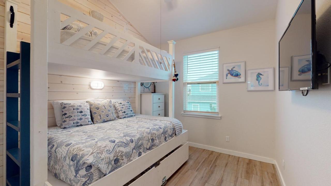 | BC502 Beautifully Decorated Townhome, Heated Pool, Garage Access