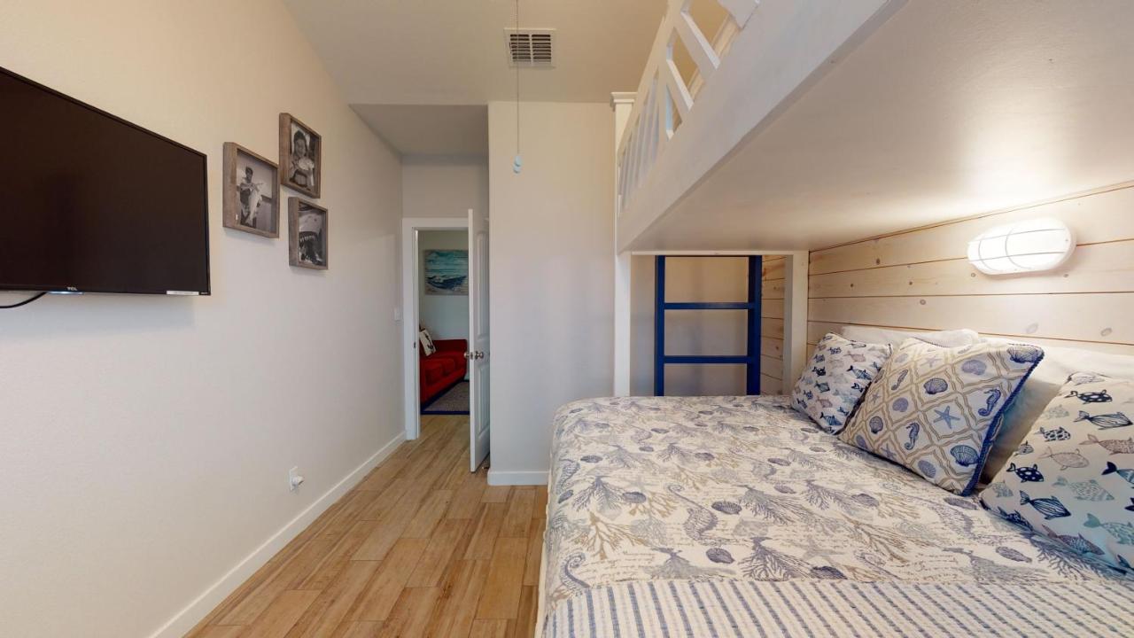 | BC502 Beautifully Decorated Townhome, Heated Pool, Garage Access