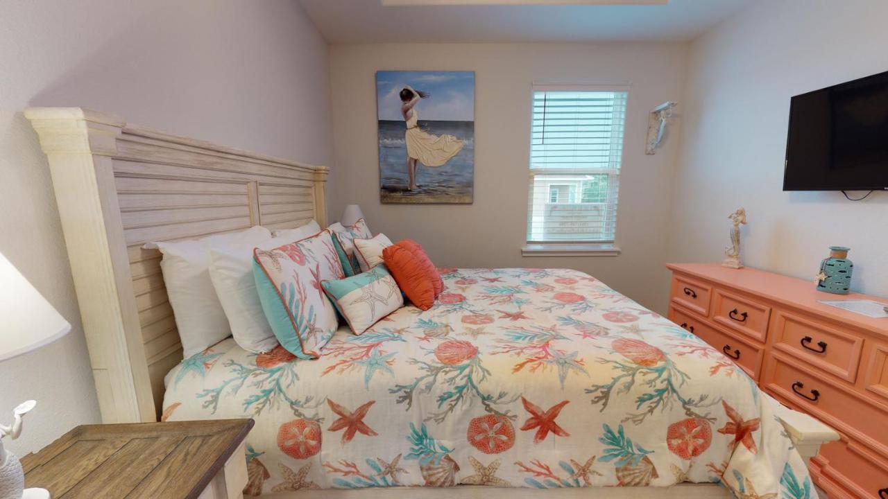 | BC502 Beautifully Decorated Townhome, Heated Pool, Garage Access