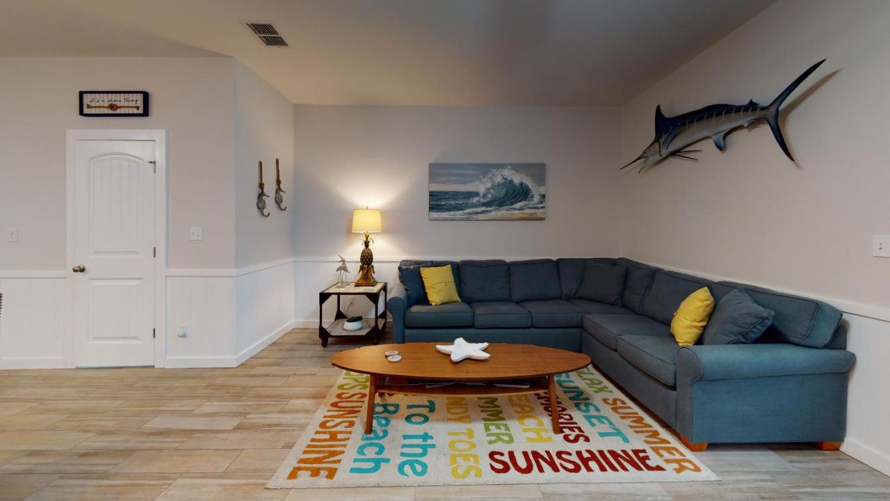 | BC502 Beautifully Decorated Townhome, Heated Pool, Garage Access