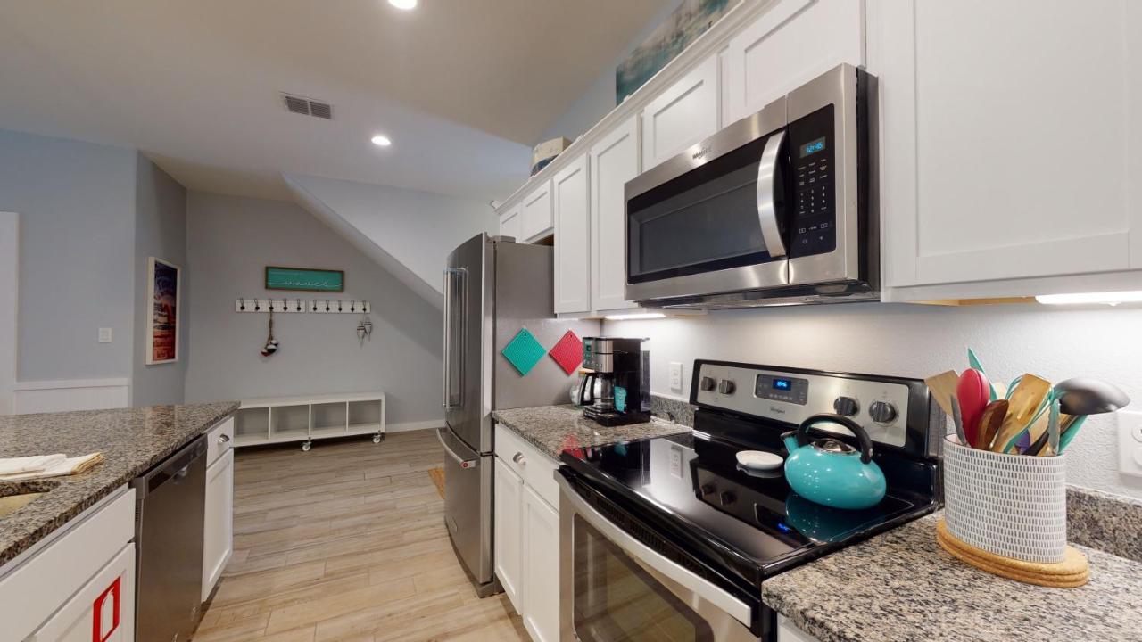  | BC507 Beautiful Townhome, Heated Pool with Water Slide, Close to Beach