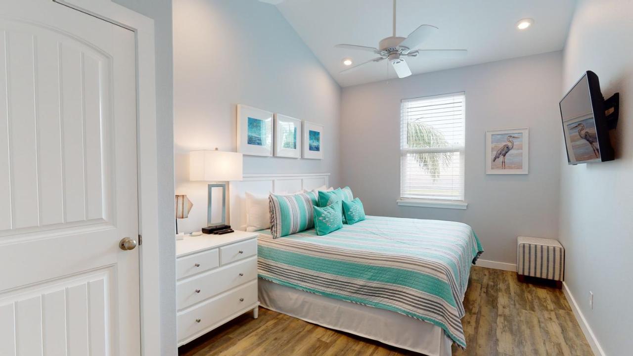  | BC507 Beautiful Townhome, Heated Pool with Water Slide, Close to Beach