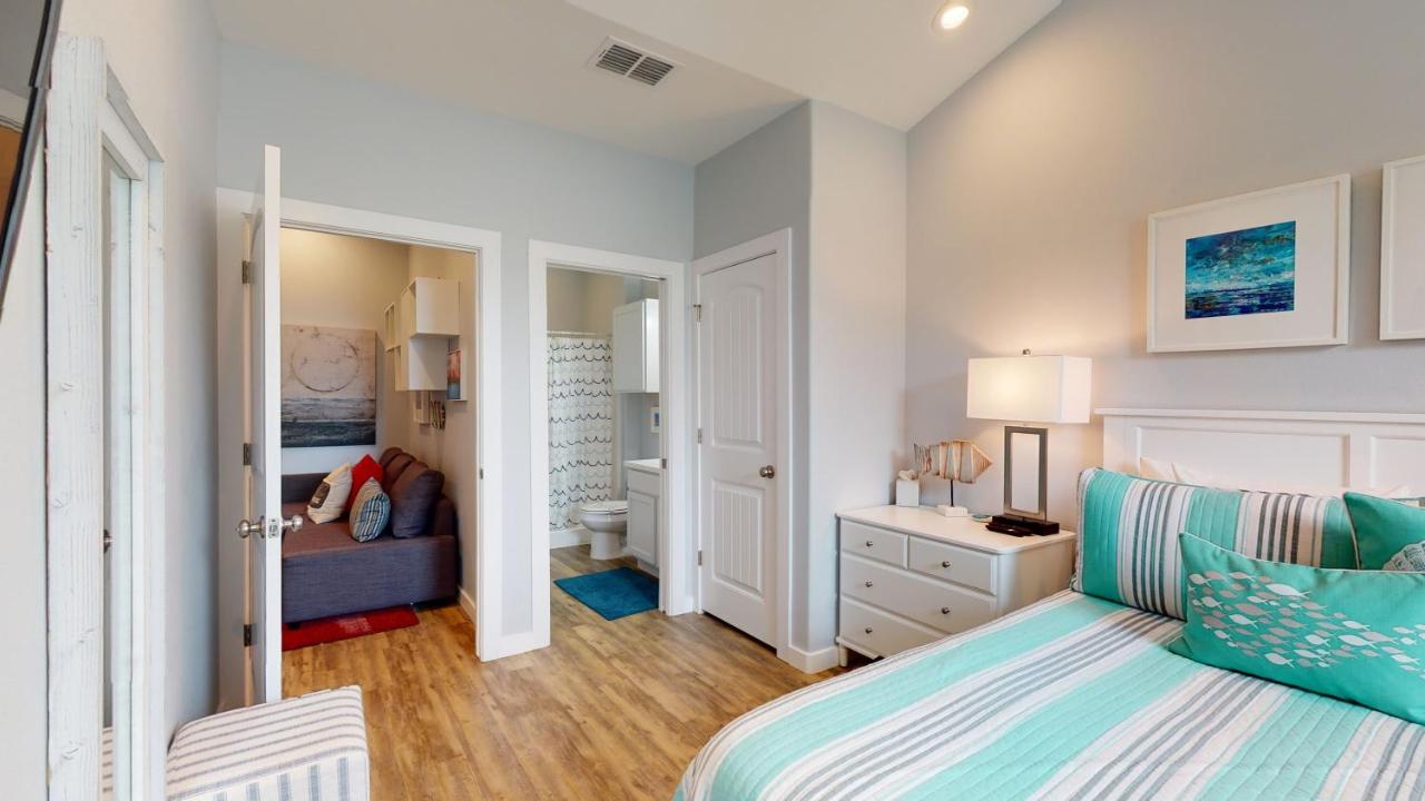  | BC507 Beautiful Townhome, Heated Pool with Water Slide, Close to Beach