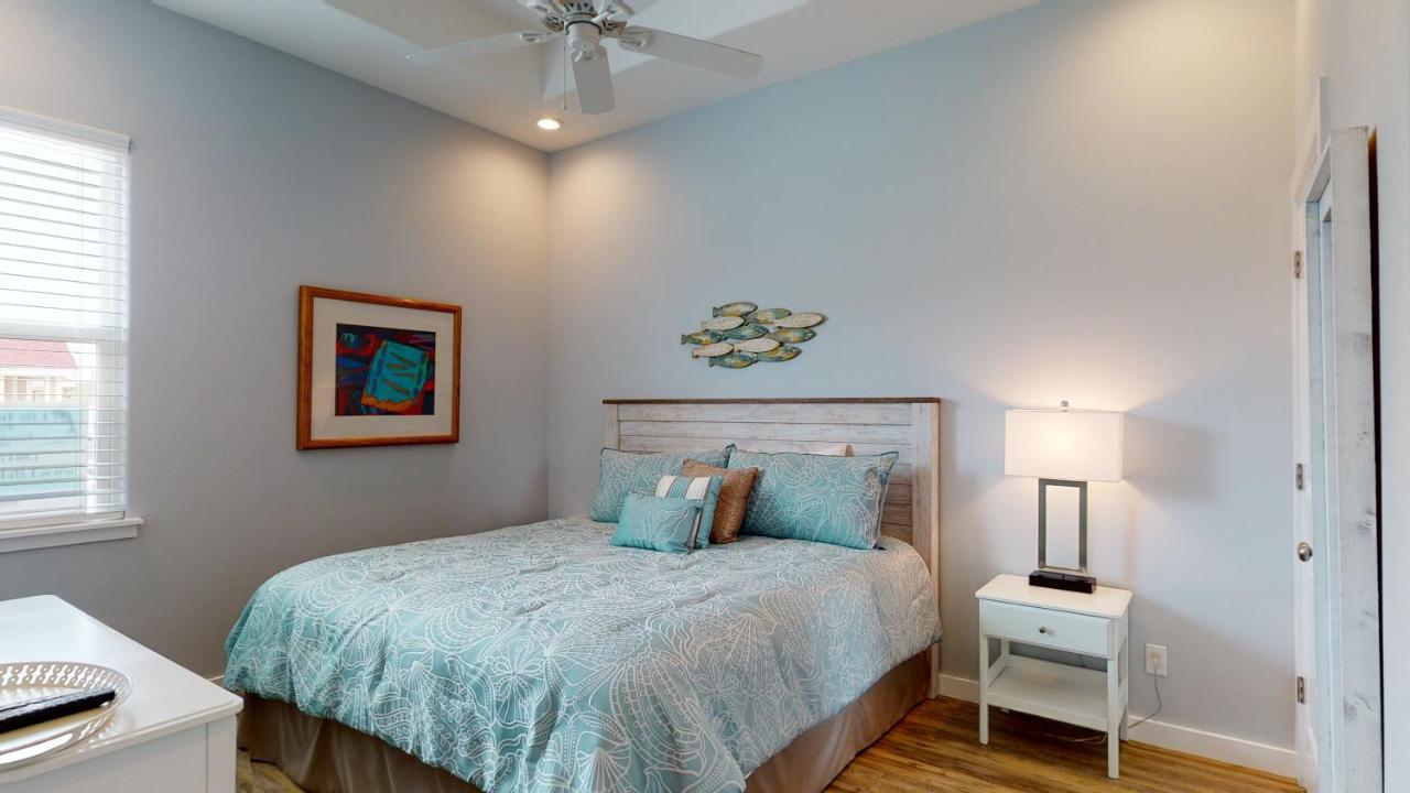  | BC507 Beautiful Townhome, Heated Pool with Water Slide, Close to Beach