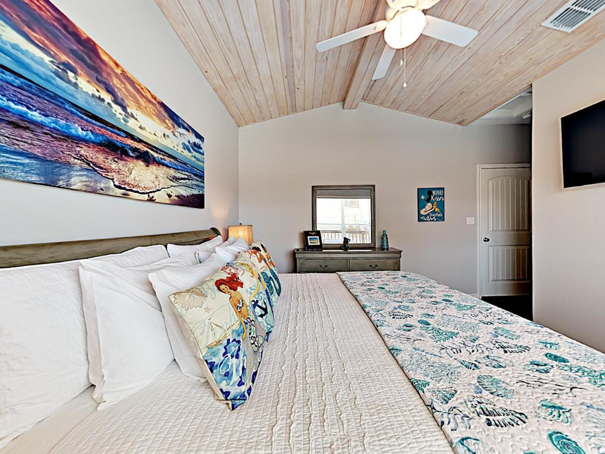  | BC603 Roomy Townhome, Outdoor Seating, Heated Pool with Water Slide