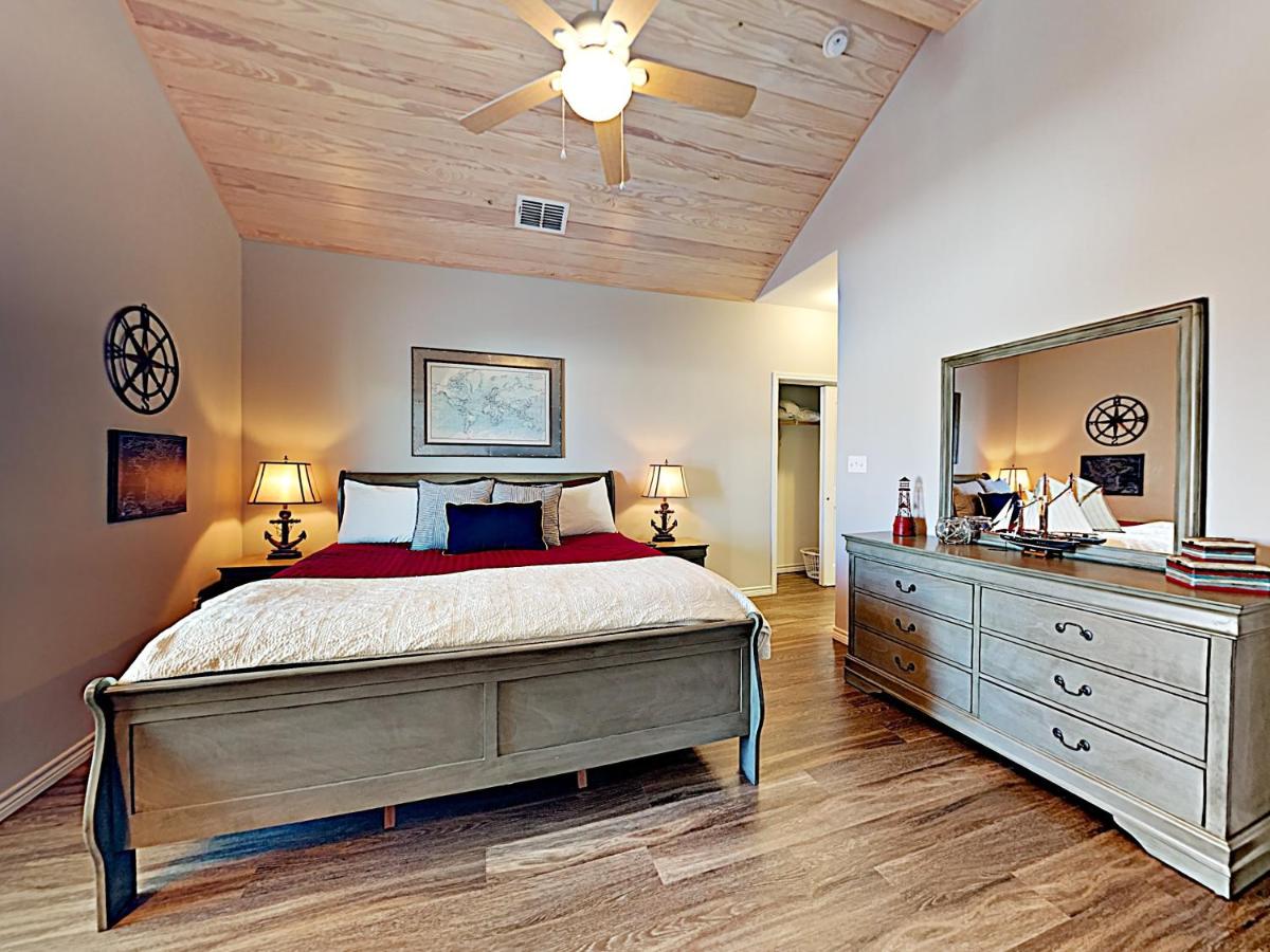  | BC603 Roomy Townhome, Outdoor Seating, Heated Pool with Water Slide