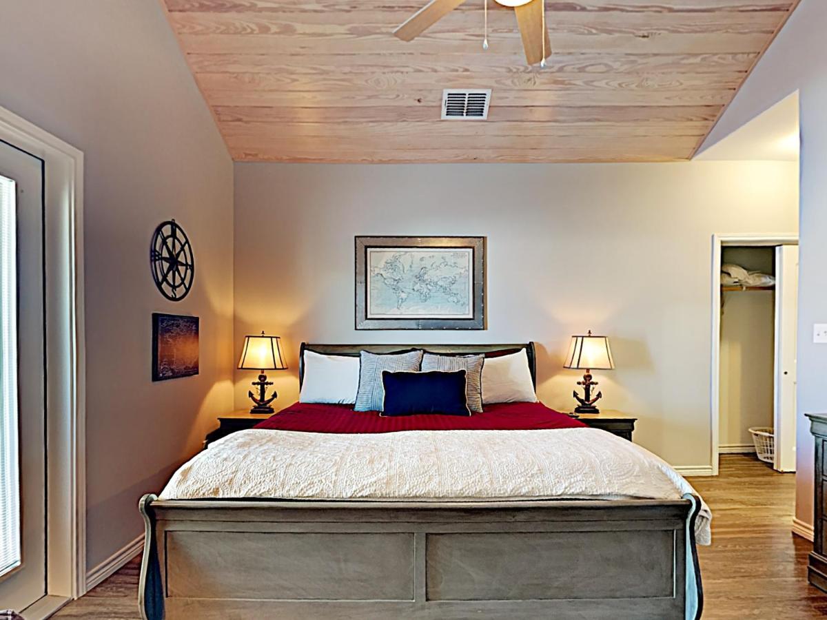  | BC603 Roomy Townhome, Outdoor Seating, Heated Pool with Water Slide