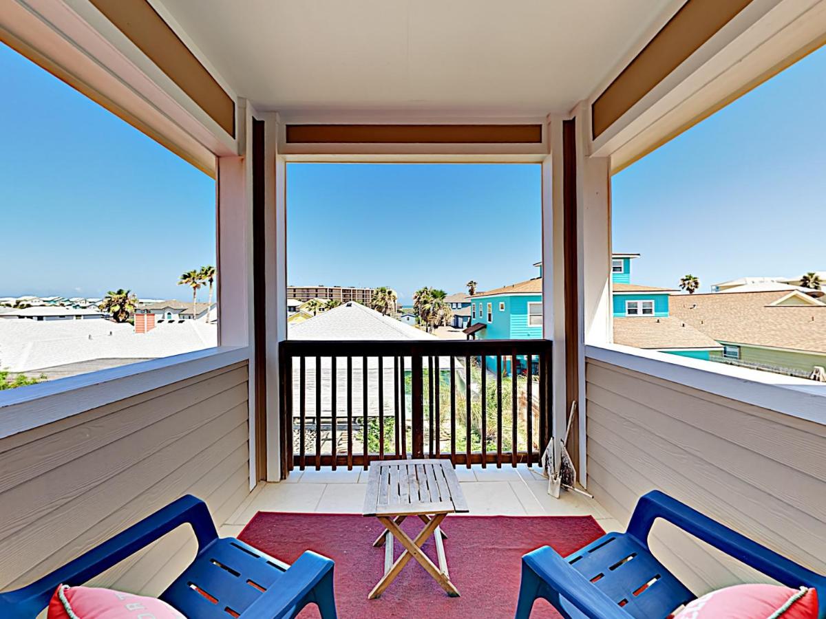  | BC603 Roomy Townhome, Outdoor Seating, Heated Pool with Water Slide