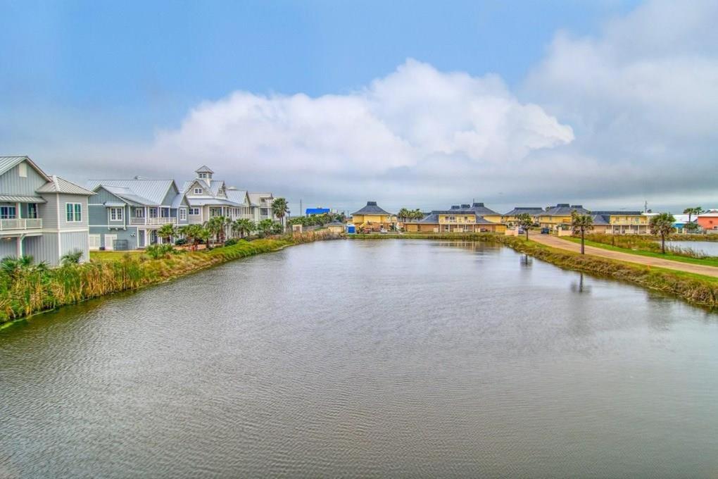 | CLP804 Upscale 5 Bedroom Home, Close to Beach with Boardwalk, Community Pool
