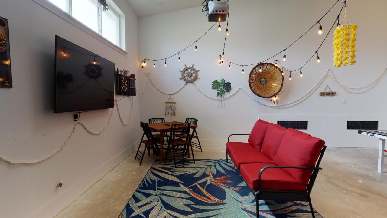 | CLP804 Upscale 5 Bedroom Home, Close to Beach with Boardwalk, Community Pool