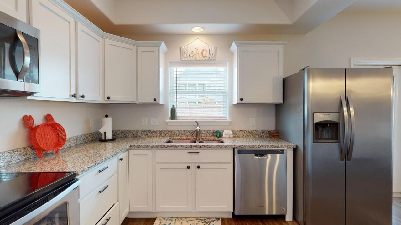 | CLP804 Upscale 5 Bedroom Home, Close to Beach with Boardwalk, Community Pool