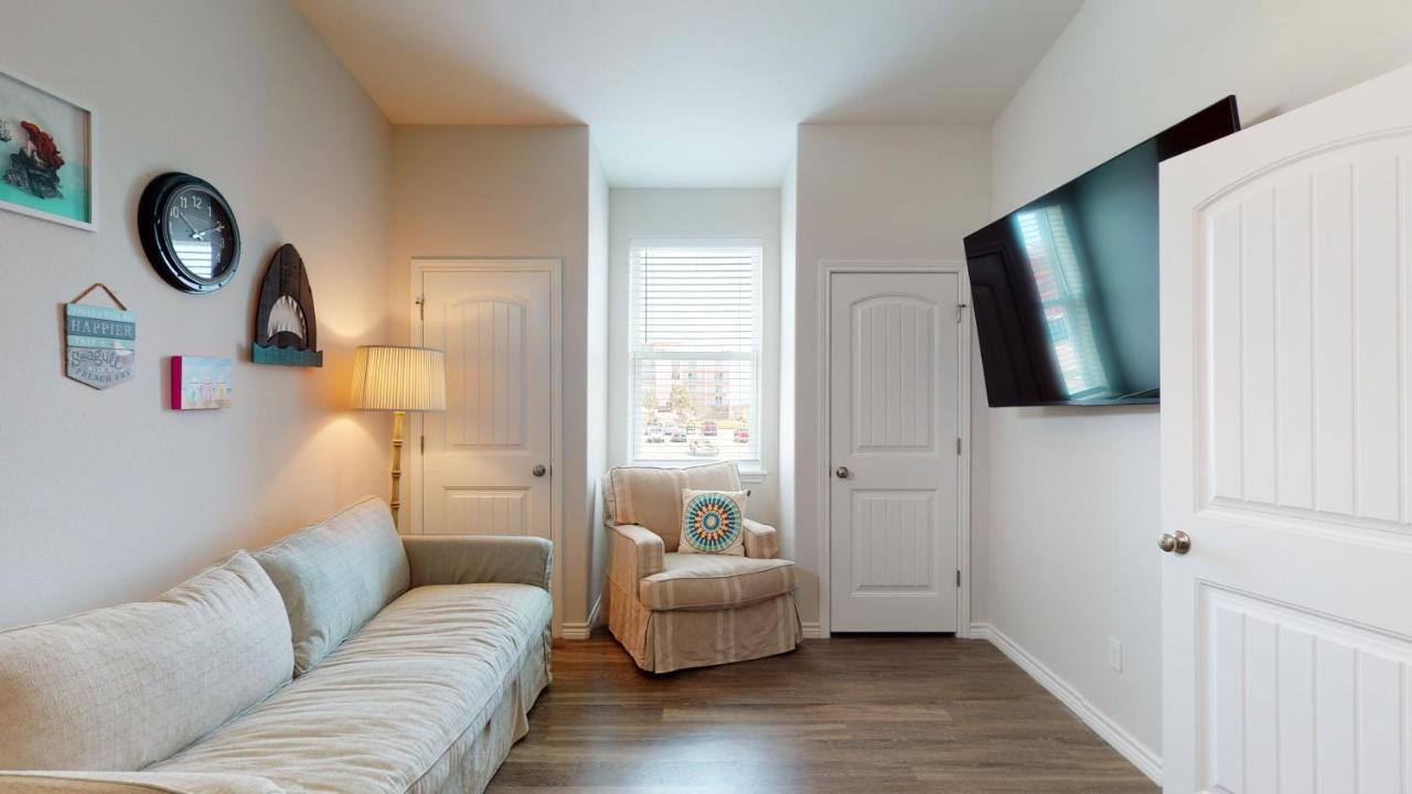 | CLP804 Upscale 5 Bedroom Home, Close to Beach with Boardwalk, Community Pool
