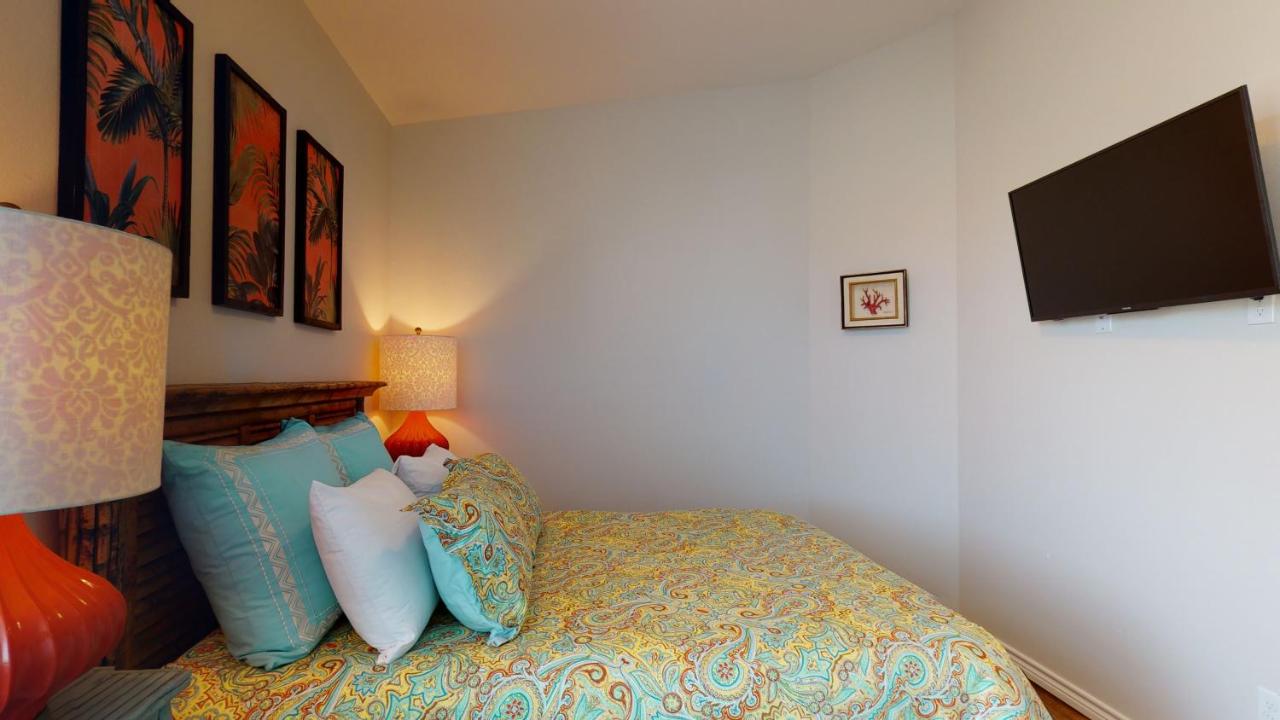  | CLP804 Upscale 5 Bedroom Home, Close to Beach with Boardwalk, Community Pool