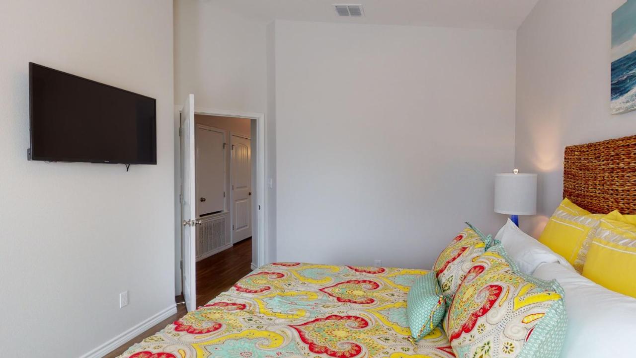 | CLP804 Upscale 5 Bedroom Home, Close to Beach with Boardwalk, Community Pool