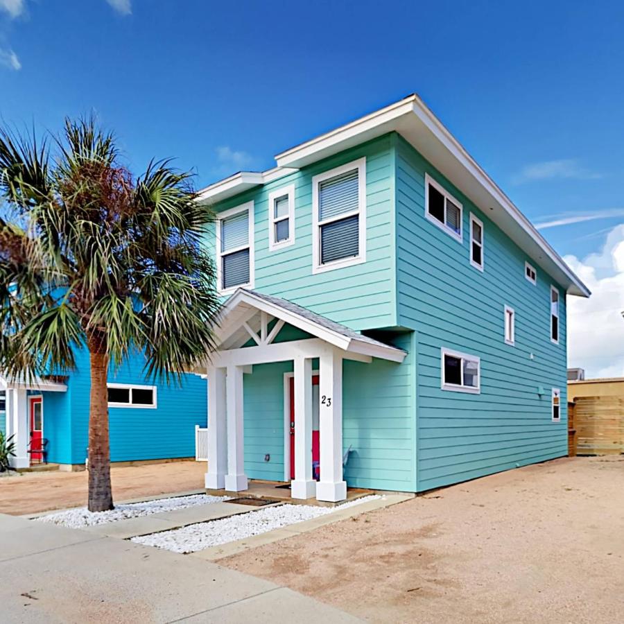  | RP23 Fun Townhouse with Fiesta Decor, Shared Pool, Ample Parking
